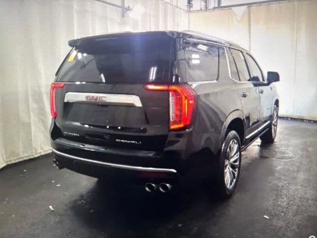Used 2021 GMC Yukon Denali w/ Denali Premium Package AWD/4WD image 4