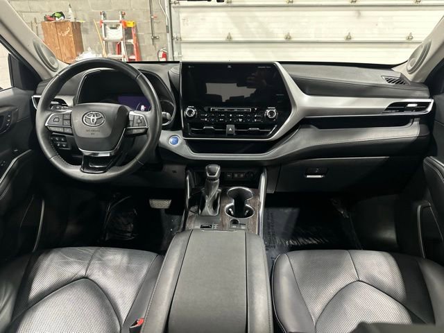 Used 2021 Toyota Highlander Platinum image 19