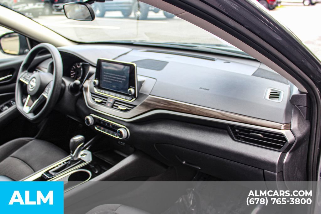 Used 2024 Nissan Altima 2.5 SV FWD image 21