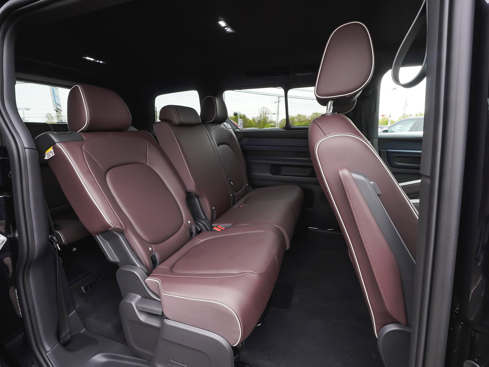 Used 2025 Volkswagen ID. Buzz Pro S RWD image 35