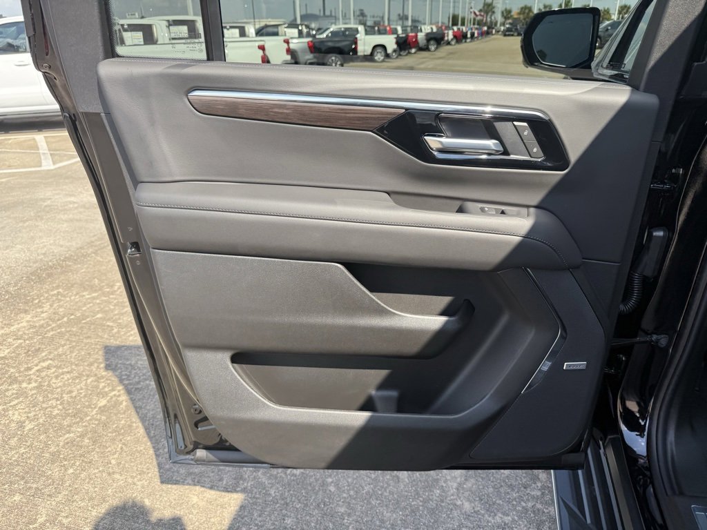 New 2026 Chevrolet Suburban LT w/ Comfort Package image 28