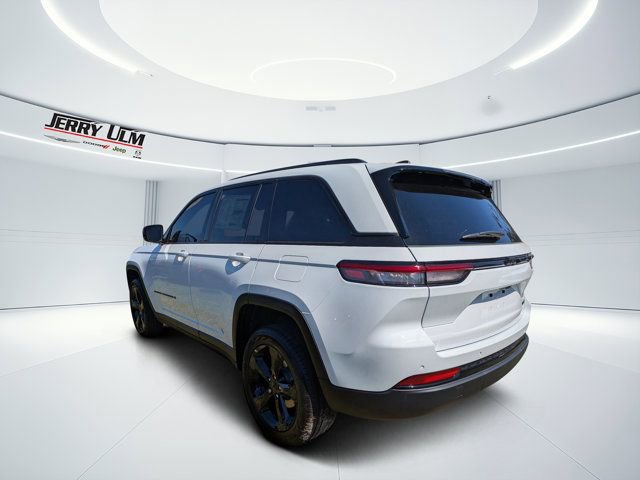 New 2025 Jeep Grand Cherokee Limited w/ Black Appearance Package image 5