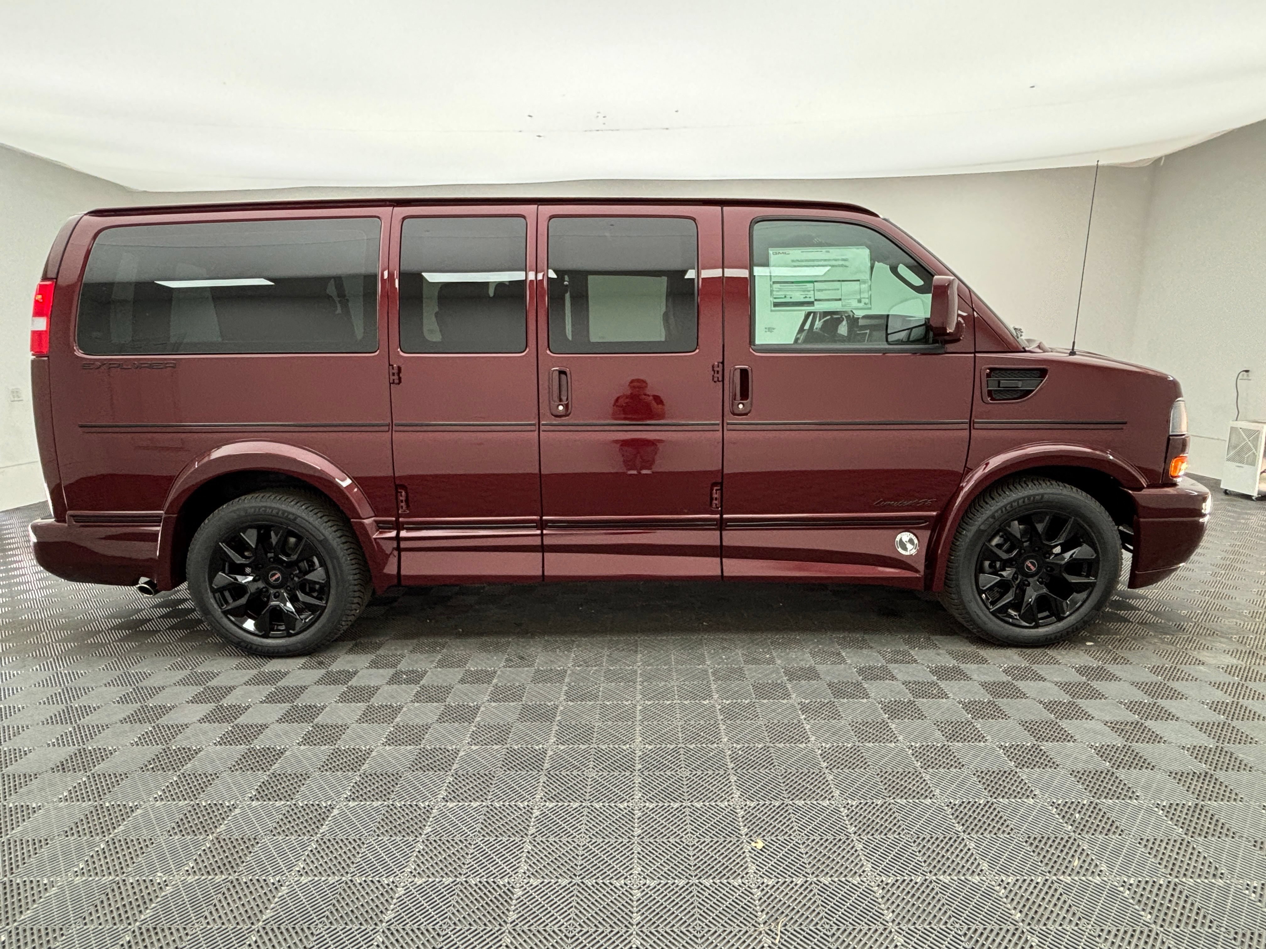 New 2026 GMC Savana 2500 w/ Driver Convenience Package RWD image 6