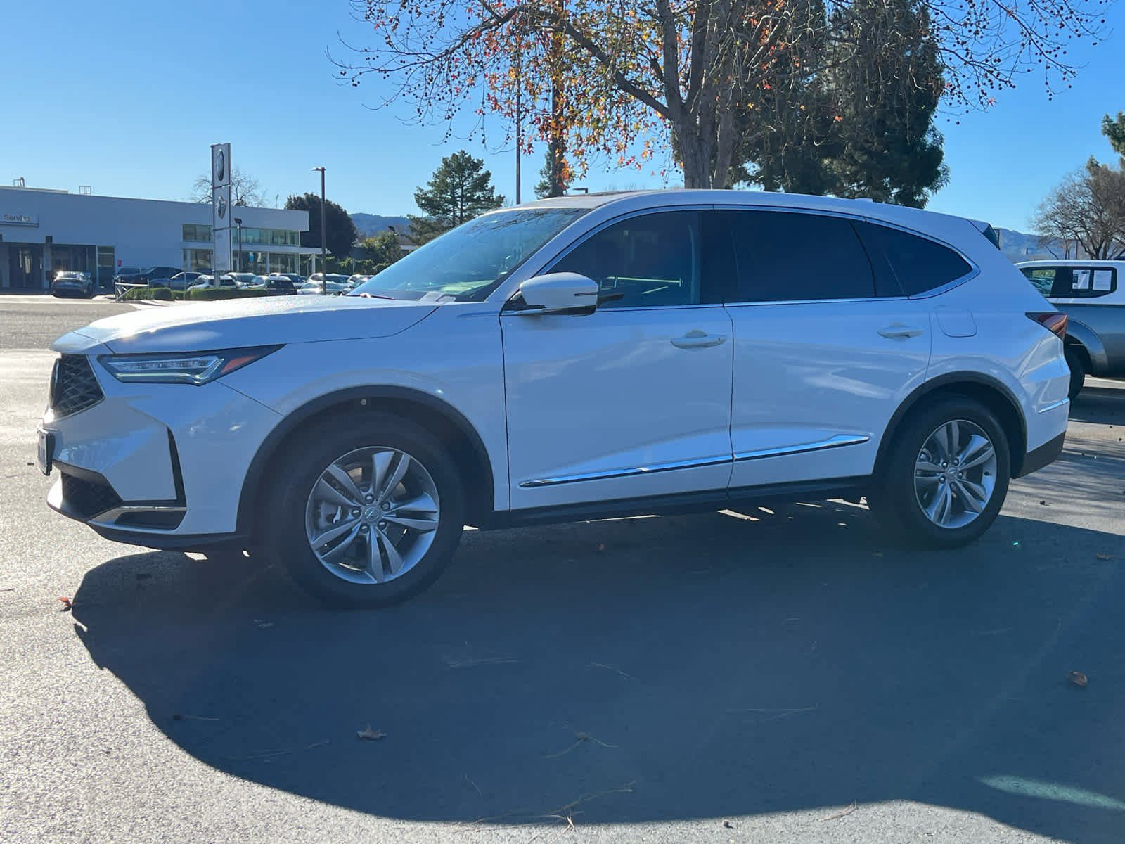Used 2025 Acura MDX FWD image 11