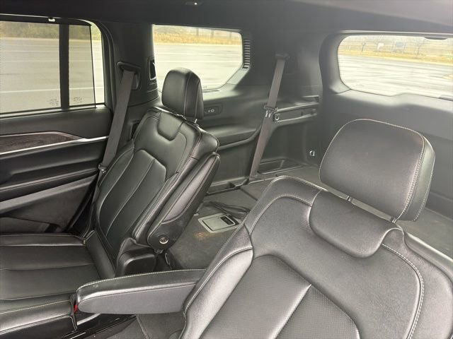 Certified 2024 Jeep Grand Cherokee L Limited w/ Luxury Tech Group II image 9