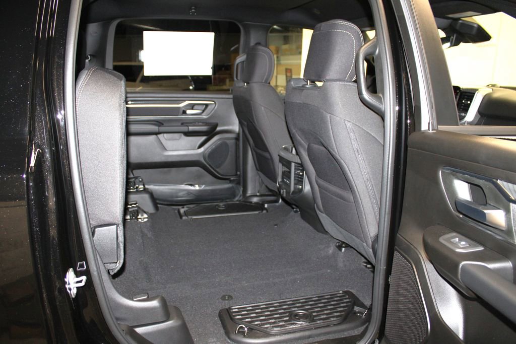 New 2026 RAM 1500 4x4 Crew Cab image 35