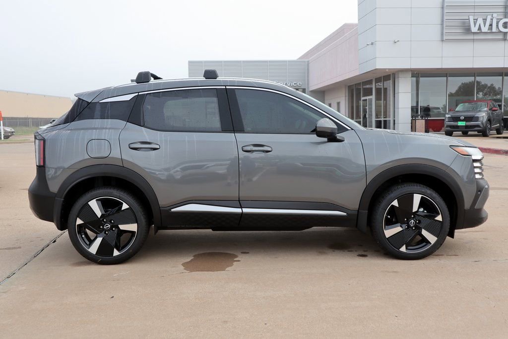 New 2025 Nissan Kicks SR FWD image 5