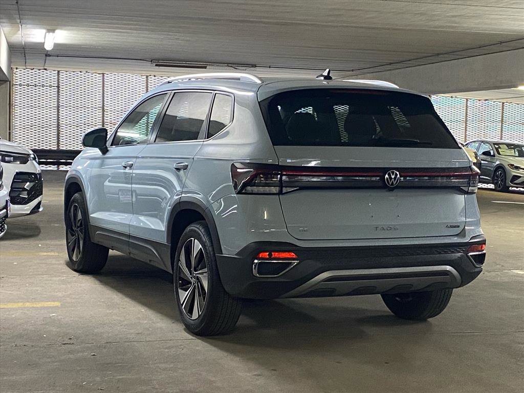 Used 2025 Volkswagen Taos SE image 5