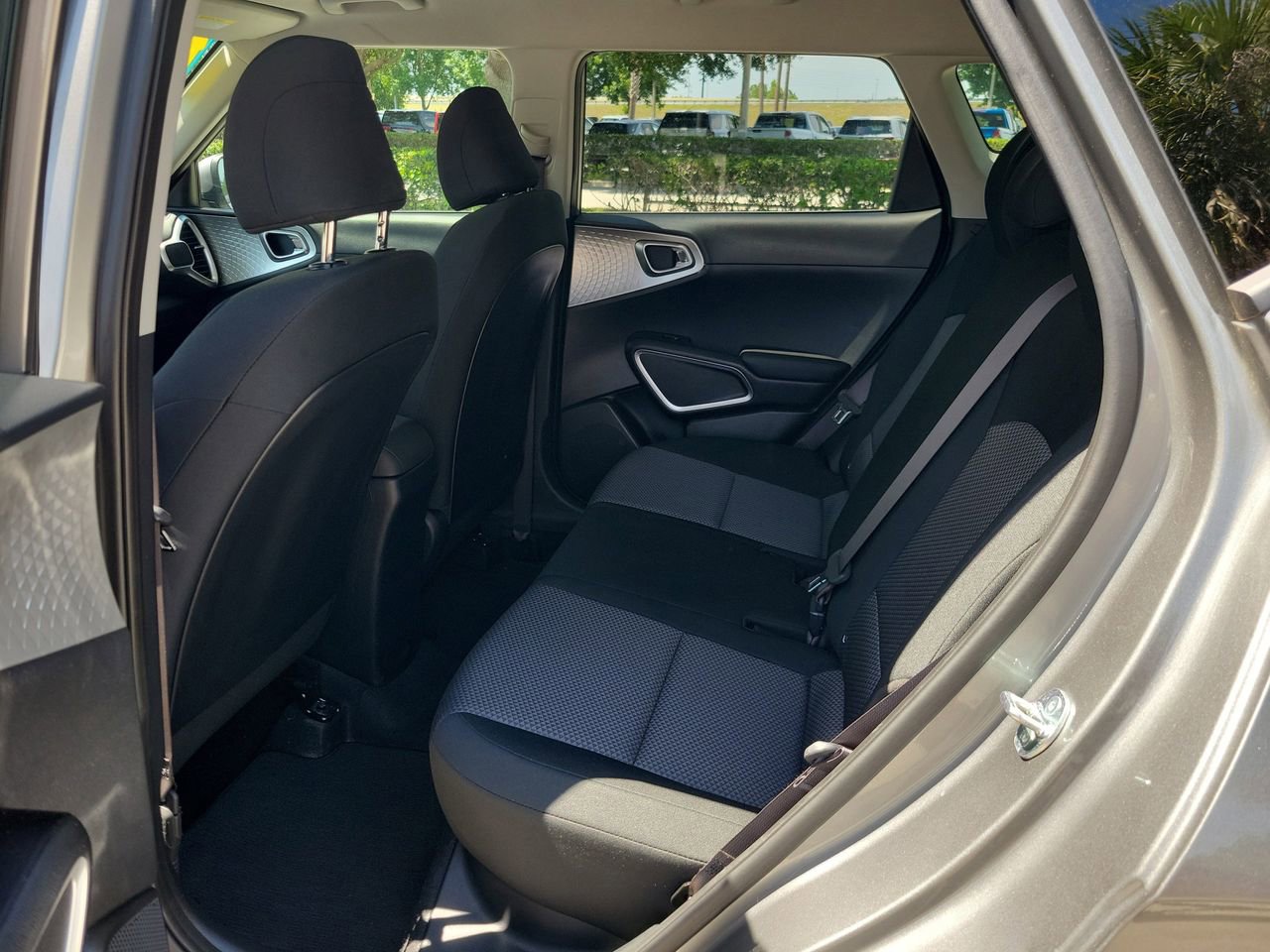 Used 2025 Kia Soul LX w/ LX Technology Package FWD image 9