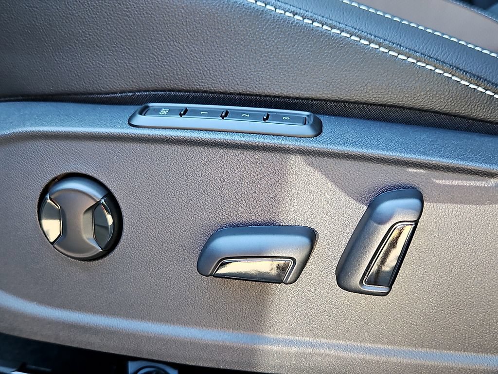 Certified 2026 Volkswagen Jetta SEL FWD image 26