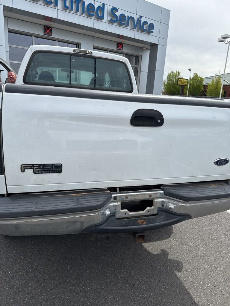 Used 2000 Ford F250 XL image 2