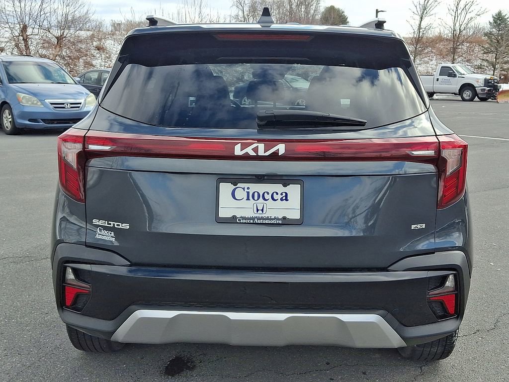 Used 2024 Kia Seltos EX image 8