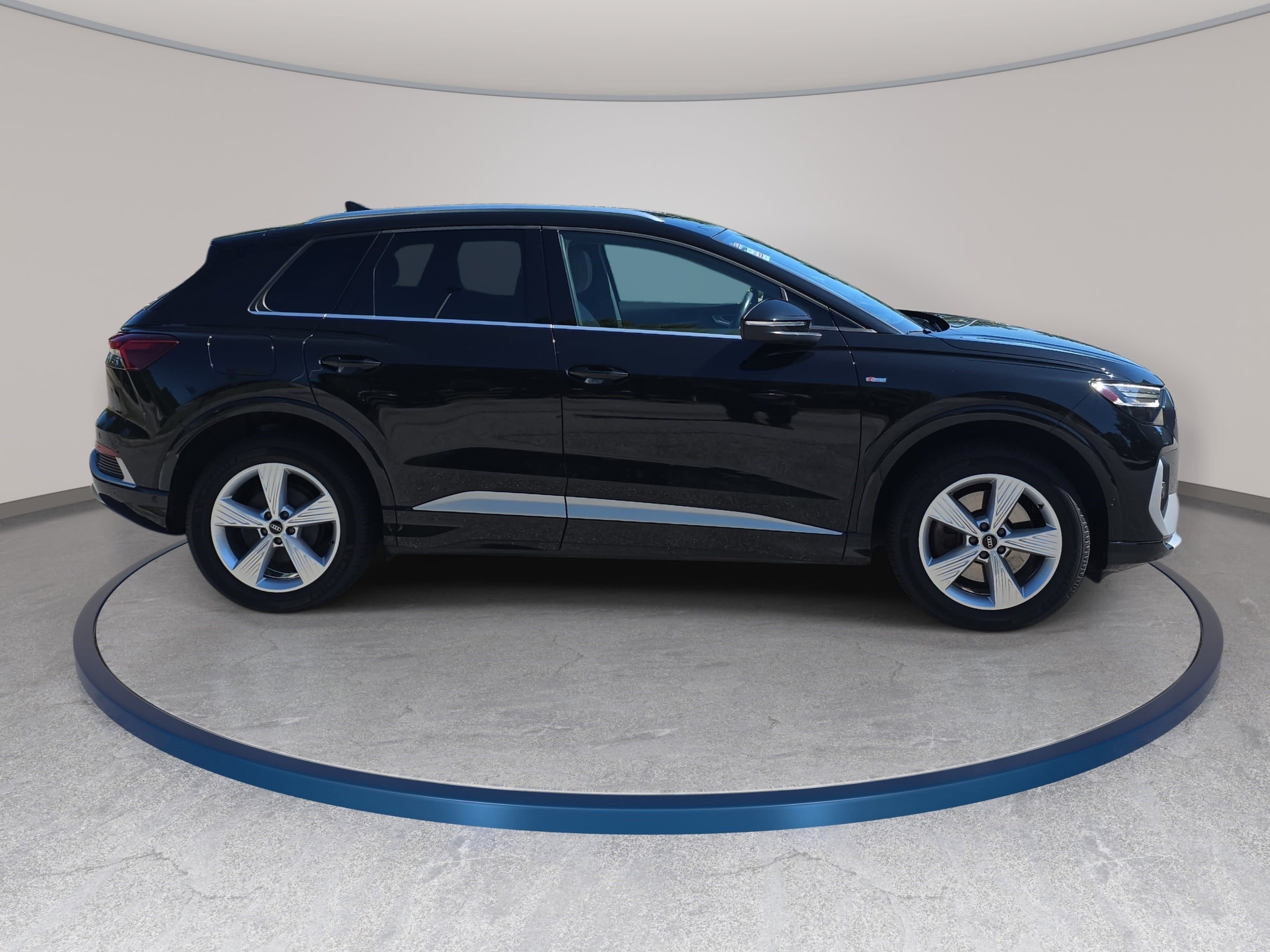 Used 2023 Audi Q4 e-tron Prestige AWD/4WD image 4