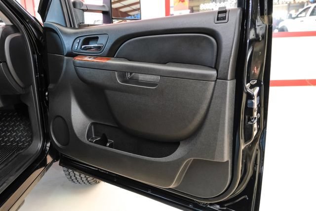 Used 2011 Chevrolet Silverado 2500 LTZ w/ LTZ Plus Package AWD/4WD image 33