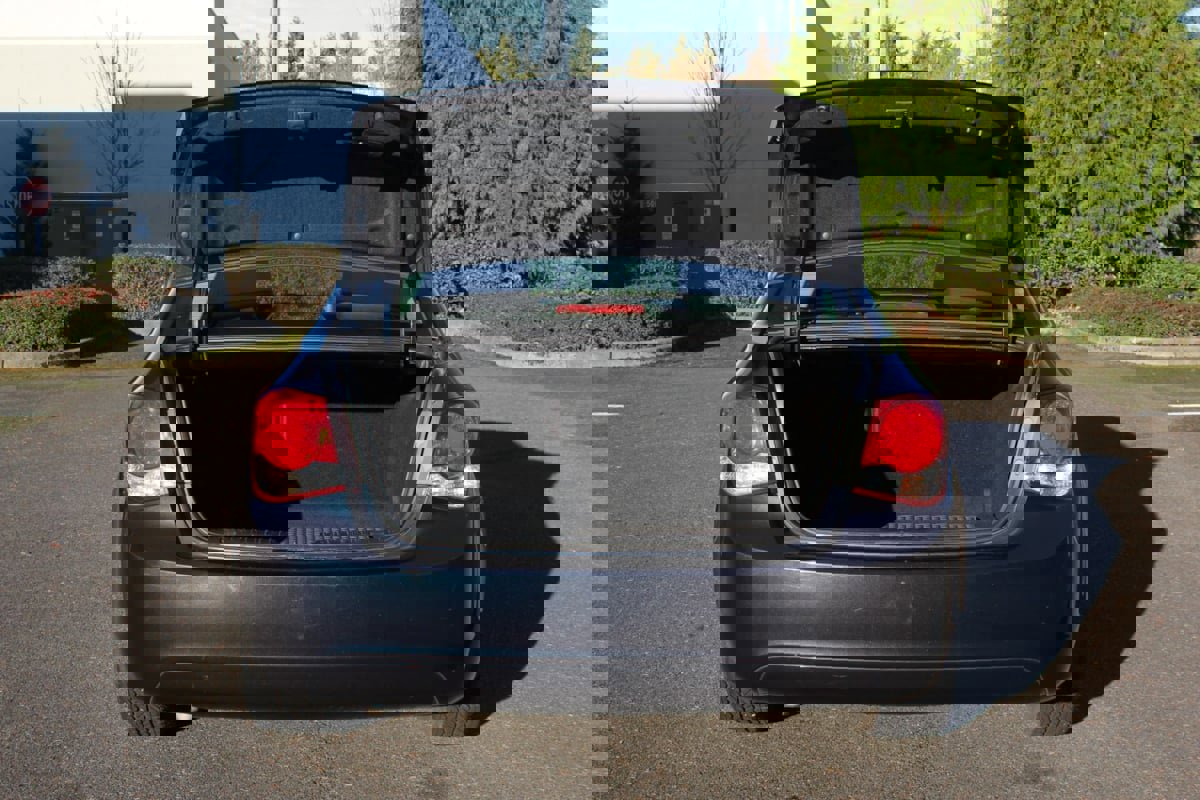 Used 2016 Chevrolet Cruze LT w/ Technology Package image 10