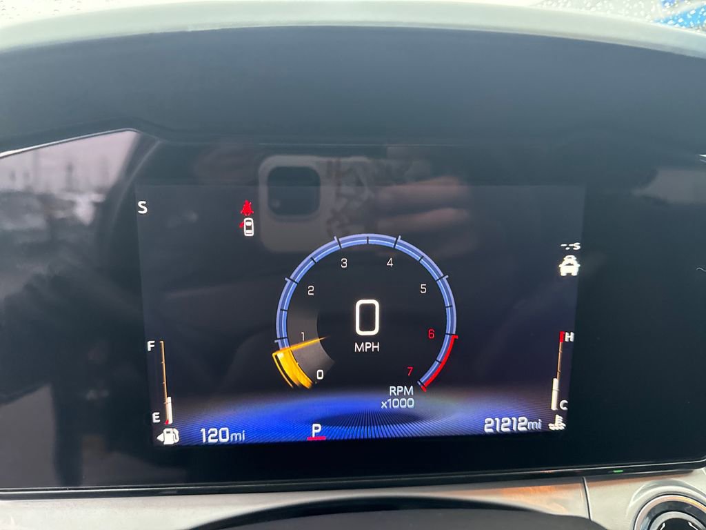 Used 2025 Chevrolet Trax LT w/ LT Convenience Package image 18