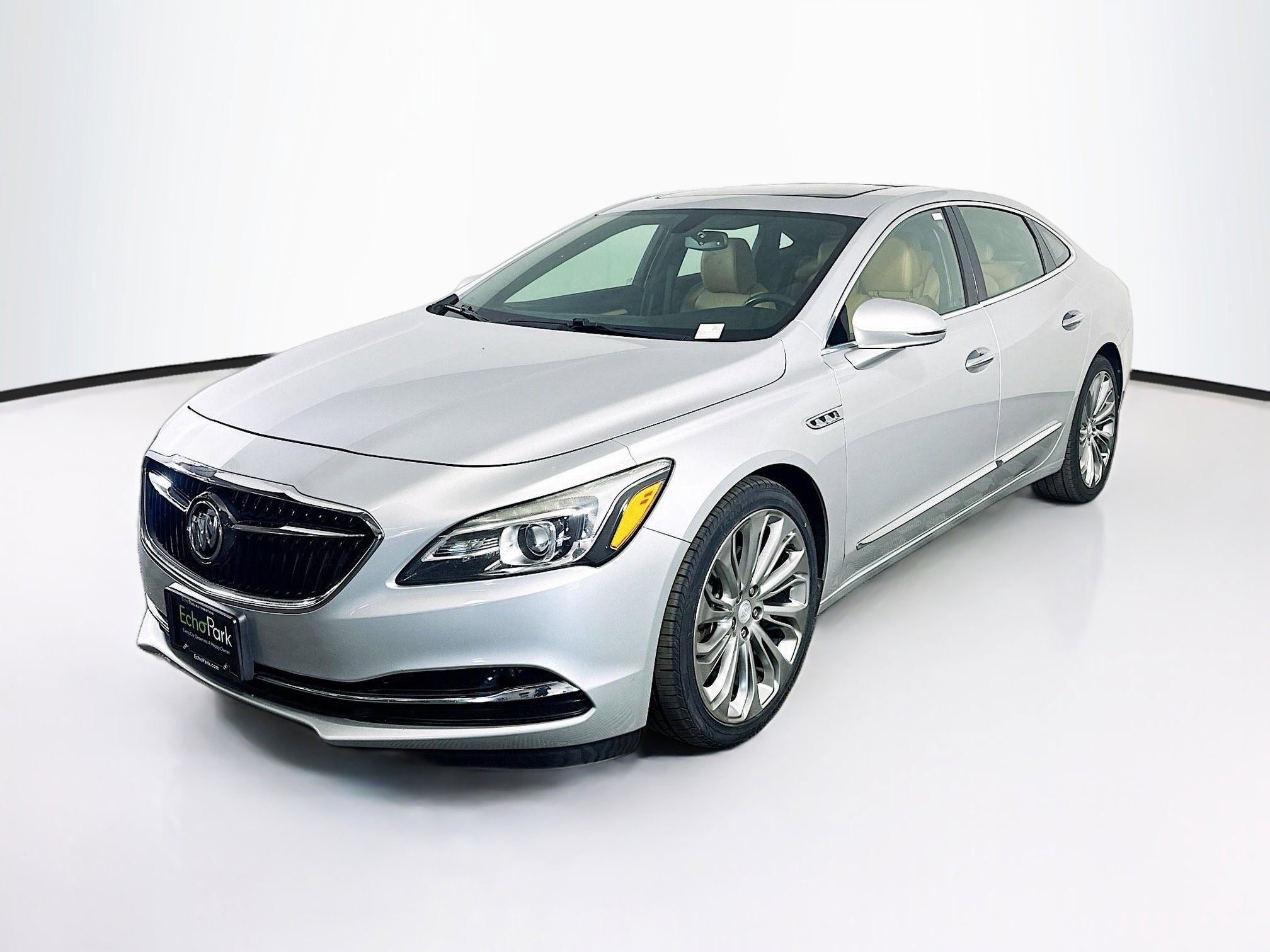 Used 2019 Buick LaCrosse Essence w/ Sun and Shade Package FWD image 3