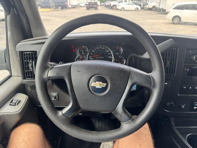 Used 2013 Chevrolet Express 2500 RWD image 12
