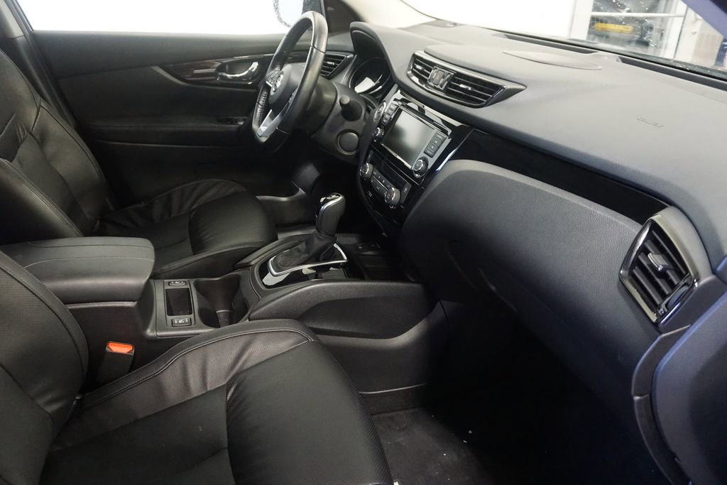 Used 2021 Nissan Rogue Sport SL w/ Premium Package AWD/4WD image 25