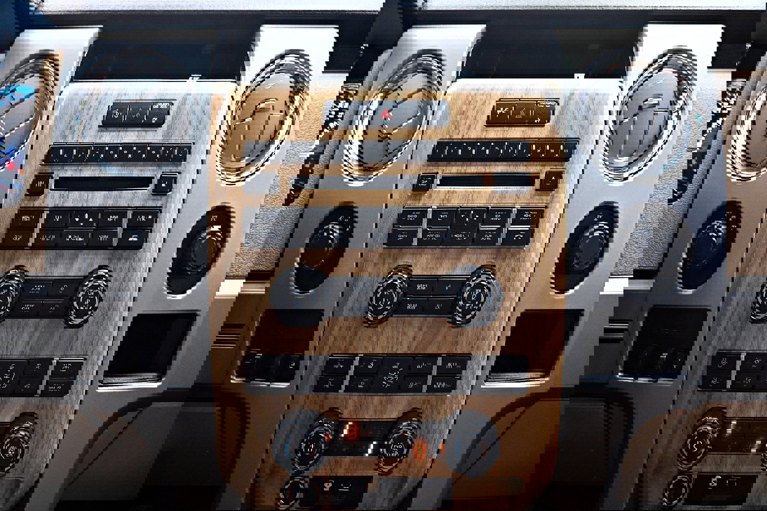 Used 2011 Ford F150 Lariat w/ Max Trailer Tow Pkg image 8