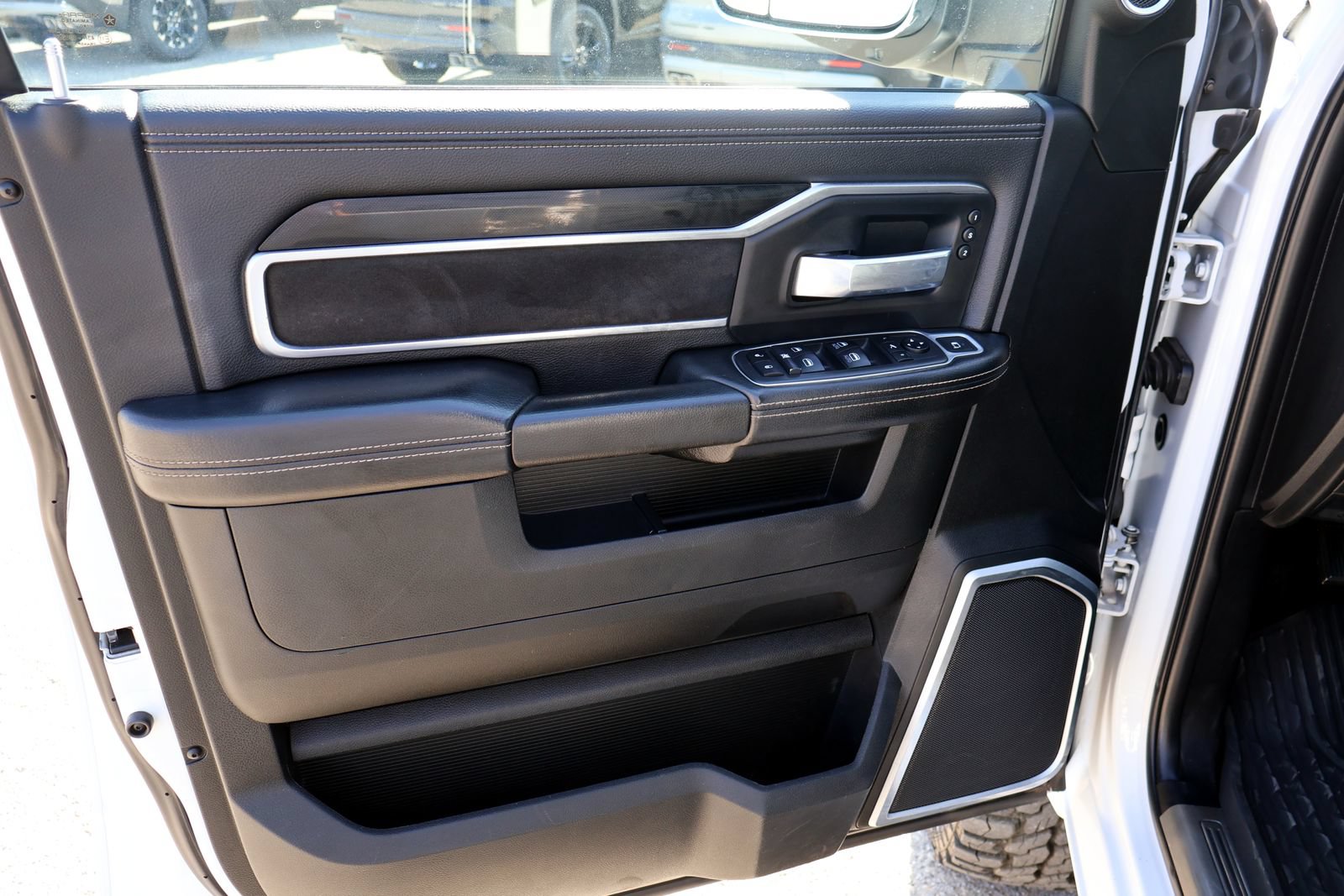 Used 2021 RAM 2500 Laramie AWD/4WD image 17