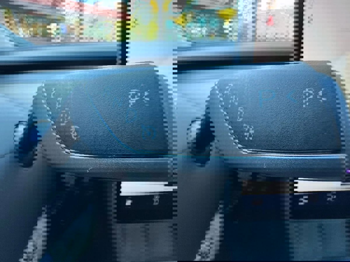 Used 2025 Tesla Model Y Long Range image 32