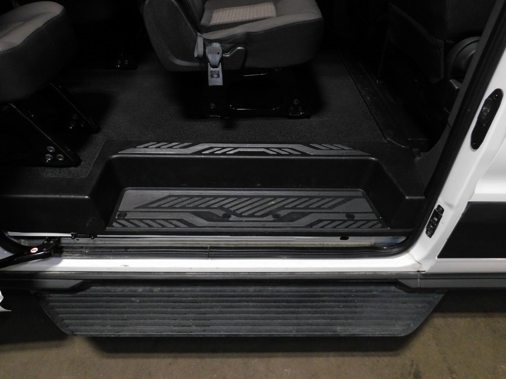 Used 2023 Ford Transit 350 XLT image 40