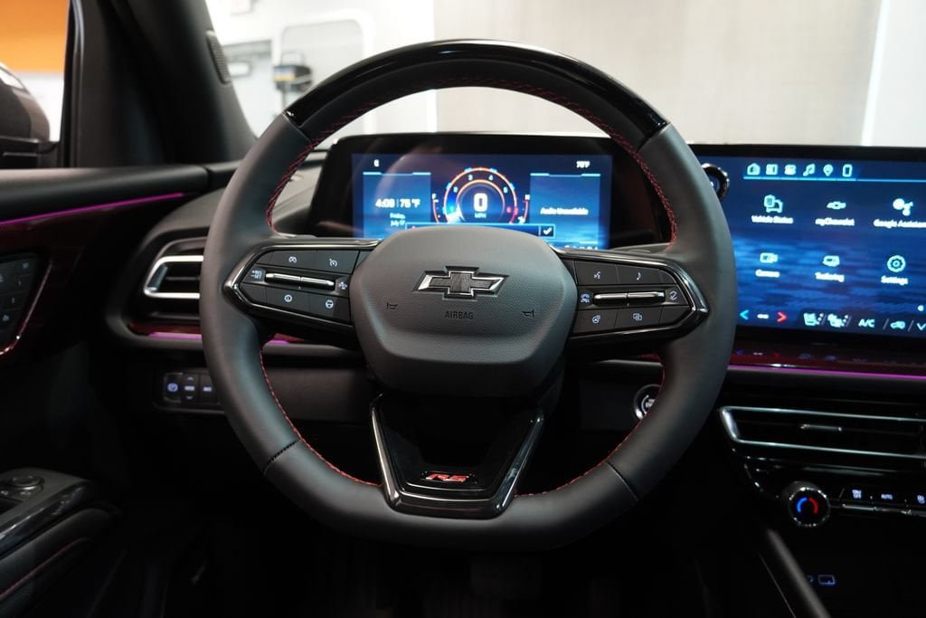 New 2026 Chevrolet Traverse RS w/ LPO, Floor Liner Package AWD/4WD image 19