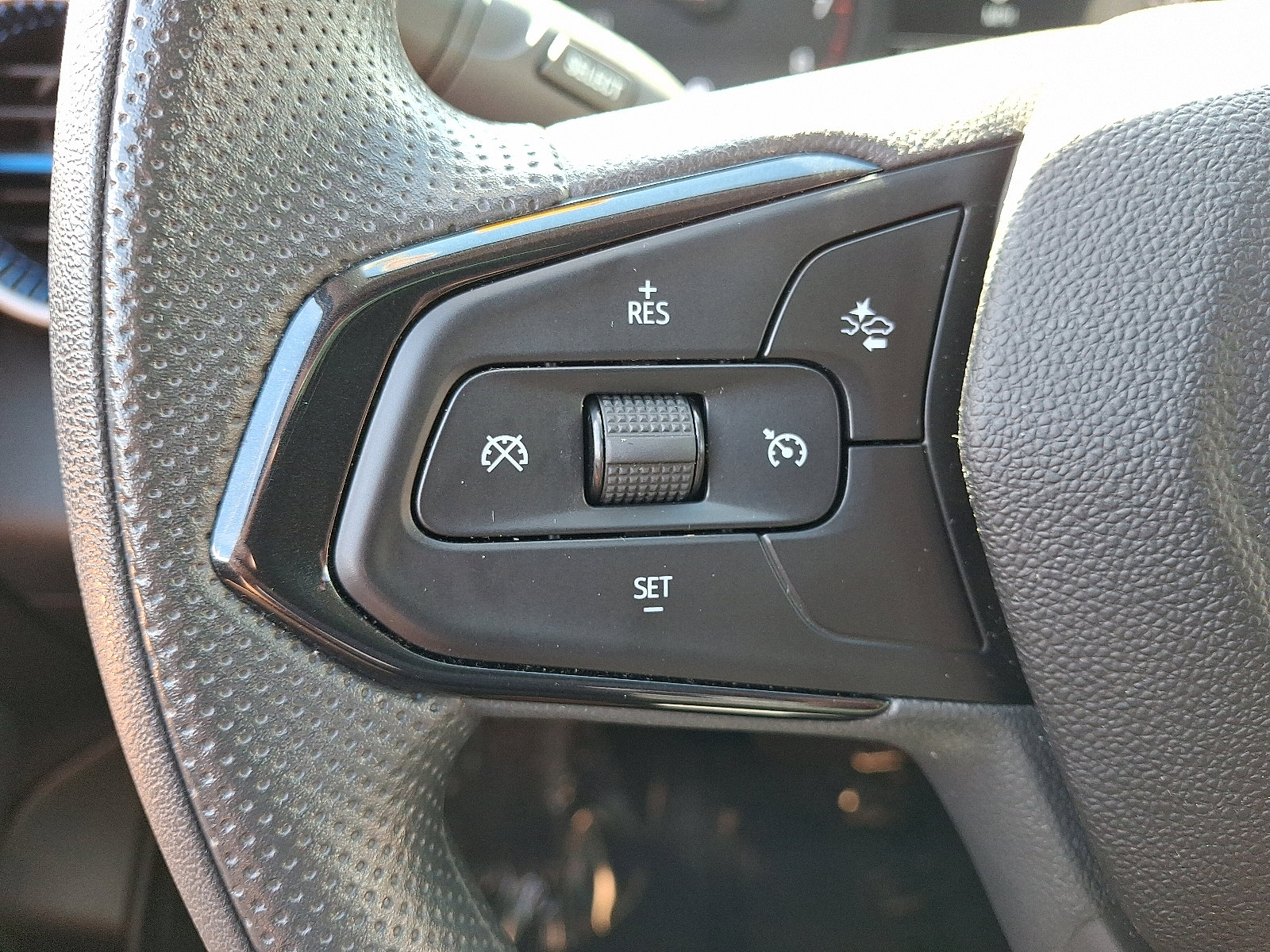 Used 2025 Chevrolet Trax LS image 21