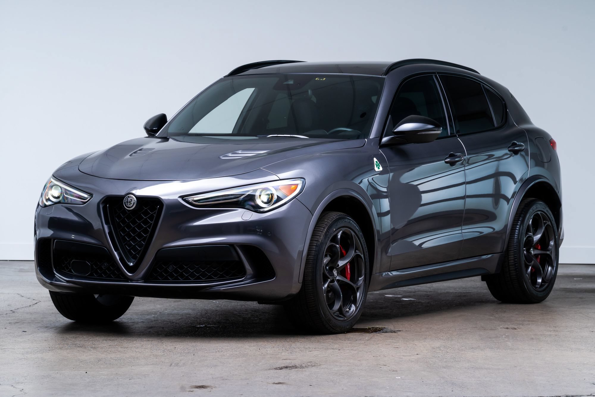 Used 2022 Alfa Romeo Stelvio Quadrifoglio w/ Active Assist Plus Package AWD/4WD image 3