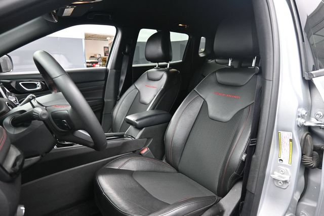 Used 2025 Jeep Compass Trailhawk AWD/4WD image 18