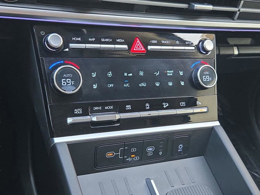 Used 2025 Hyundai Santa Fe Limited image 35