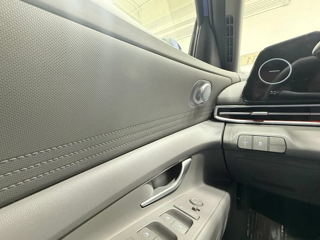 Used 2024 Hyundai Elantra SEL FWD image 21