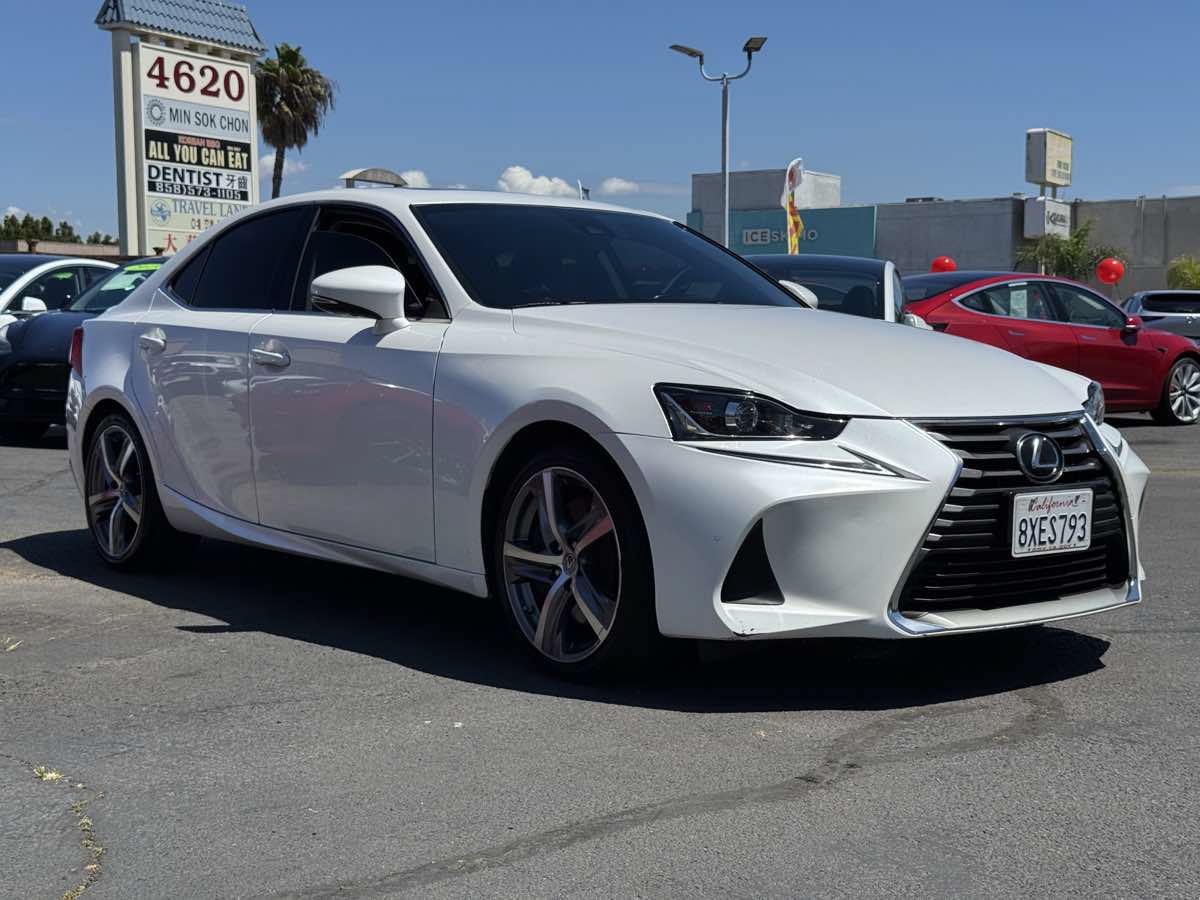 Used 2017 Lexus IS 200t w/ Navigation System Package RWD image 4