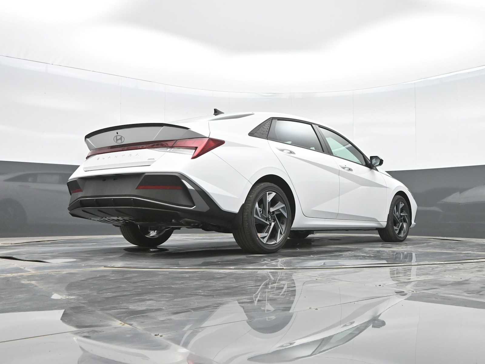 New 2025 Hyundai Elantra SEL image 35