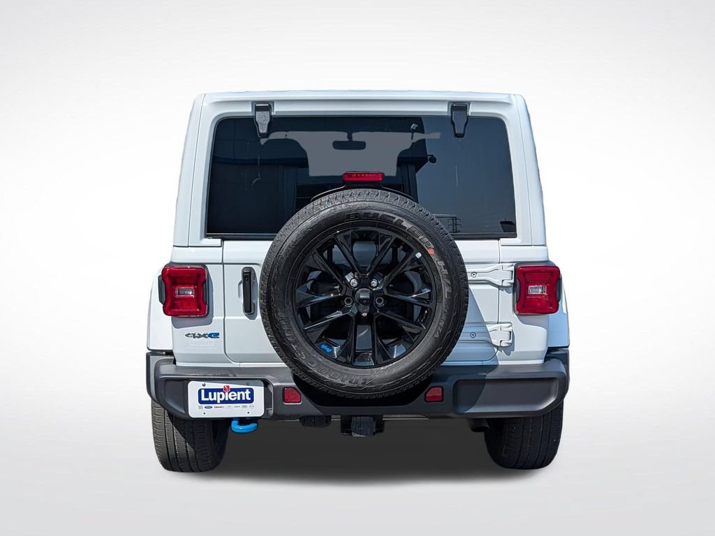 Used 2023 Jeep Wrangler Unlimited Sahara w/ Cold Weather Group AWD/4WD image 5