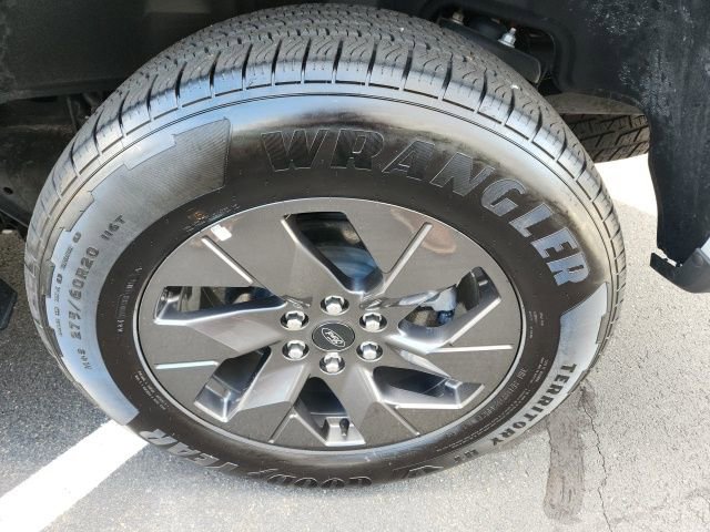 Used 2024 Ford F150 Lightning Lariat image 12