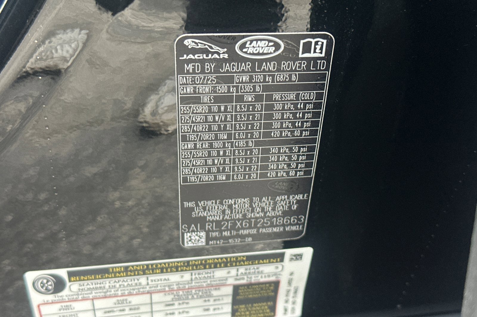 New 2026 Land Rover Discovery Dynamic SE image 28