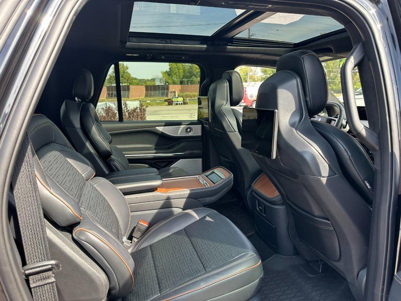 Certified 2025 Lincoln Navigator L Black Label image 10
