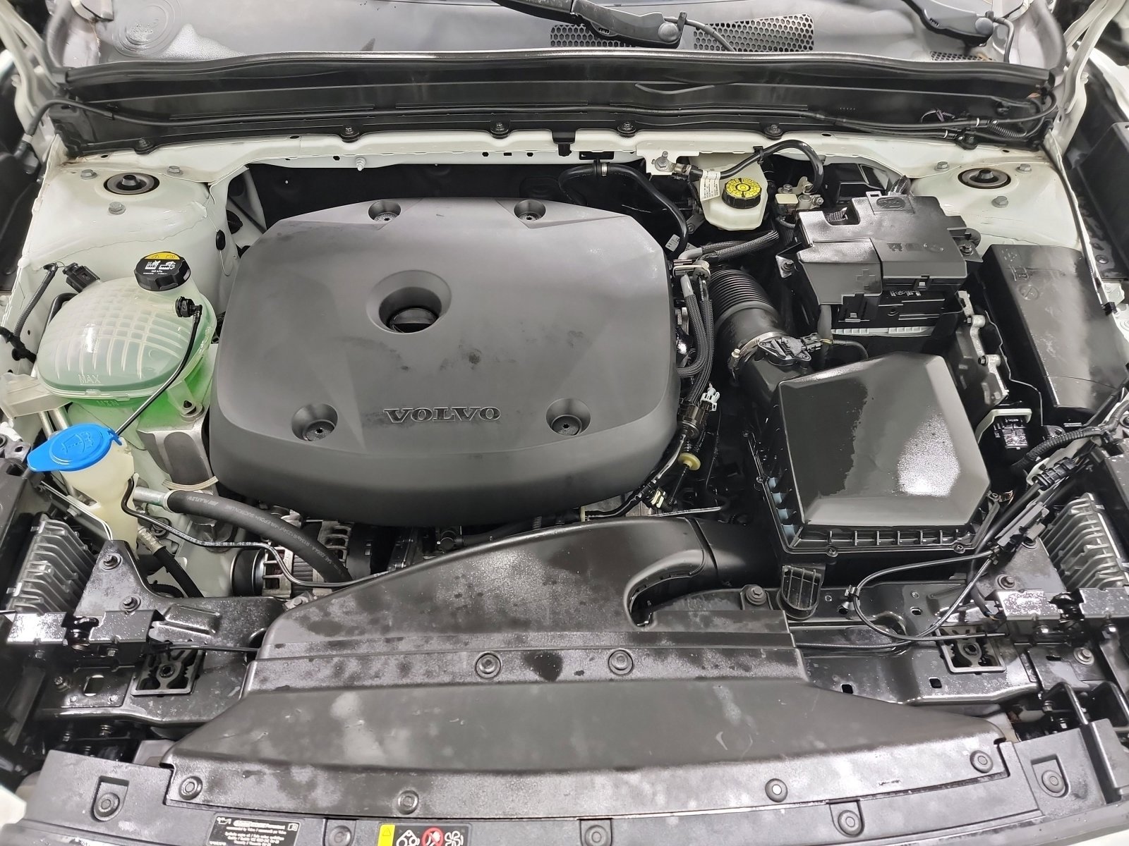 Used 2020 Volvo XC40 T5 Inscription w/ Protection Package Premier image 25