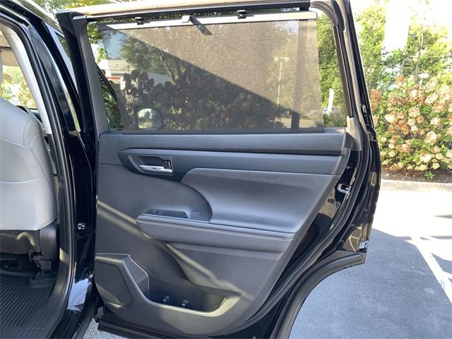 Certified 2023 Toyota Highlander Bronze Edition image 11