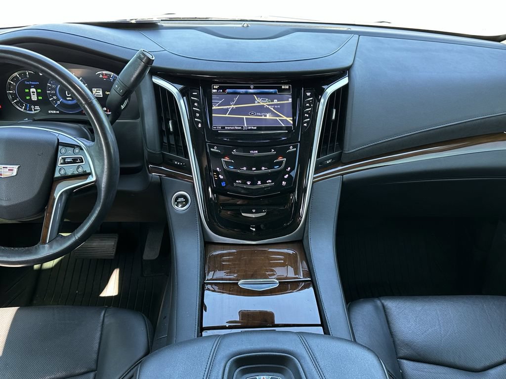 Used 2020 Cadillac Escalade Luxury AWD/4WD image 17