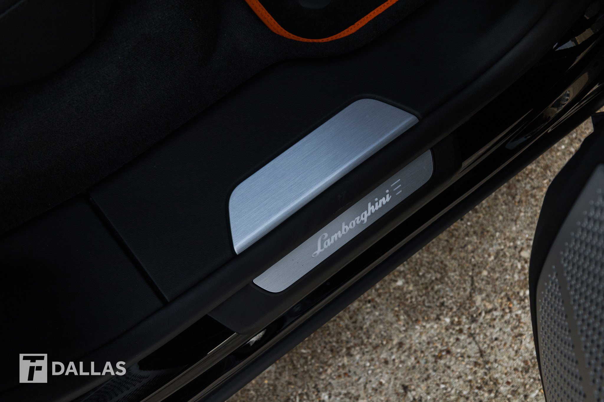 Used 2025 Lamborghini Urus SE image 37