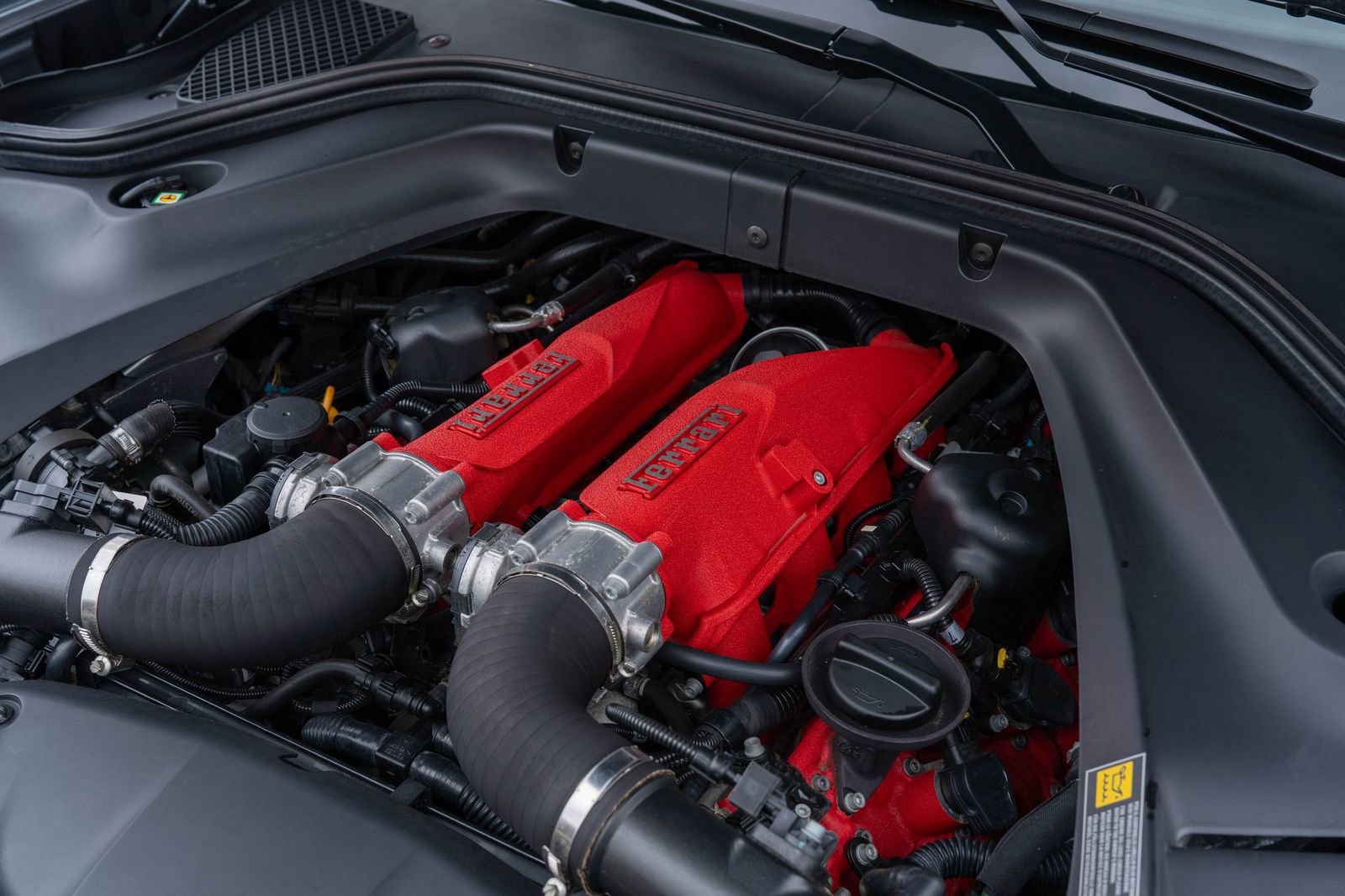 Used 2017 Ferrari California T image 24