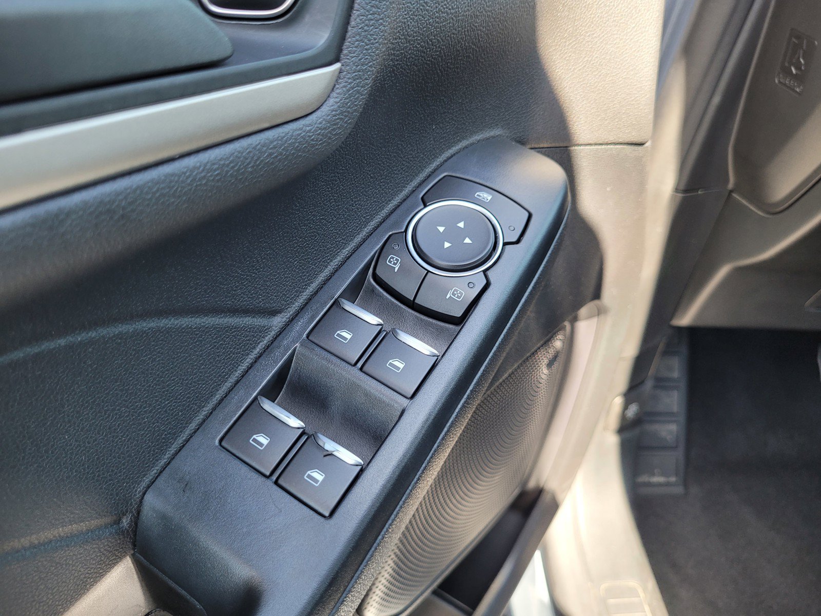 Used 2022 Ford Escape SE w/ Convenience Package FWD image 26