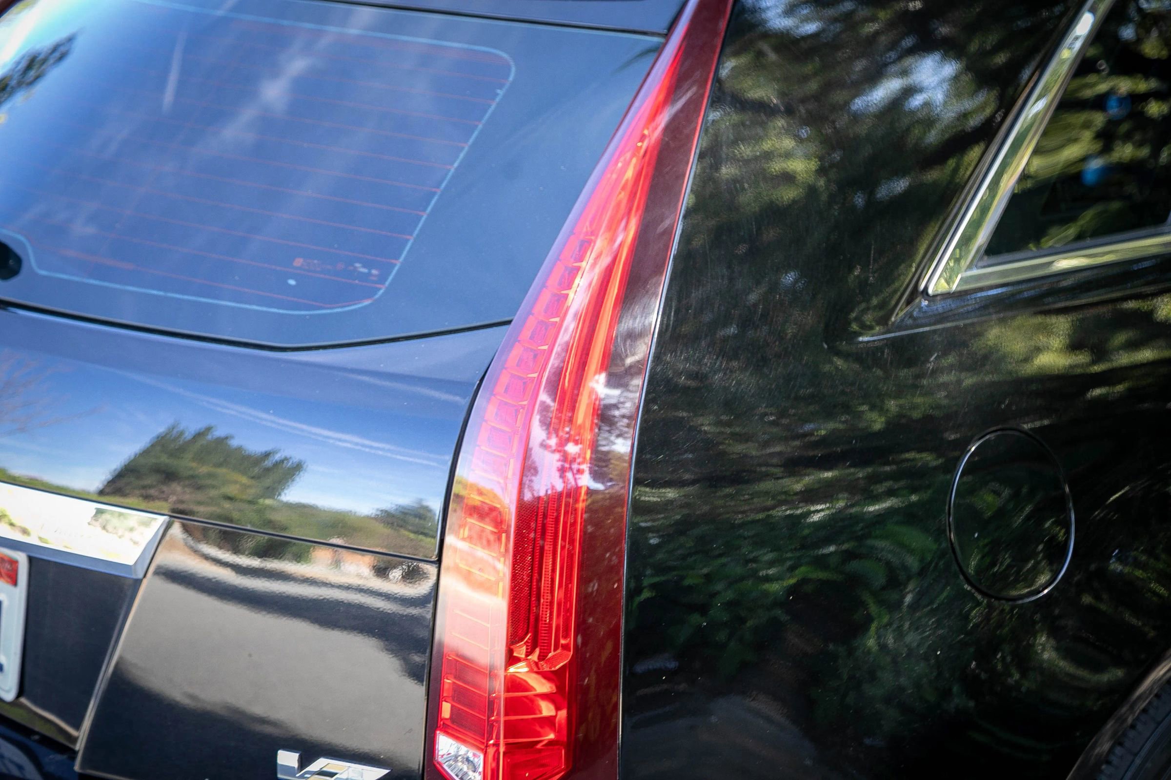 Used 2010 Cadillac CTS Premium image 11