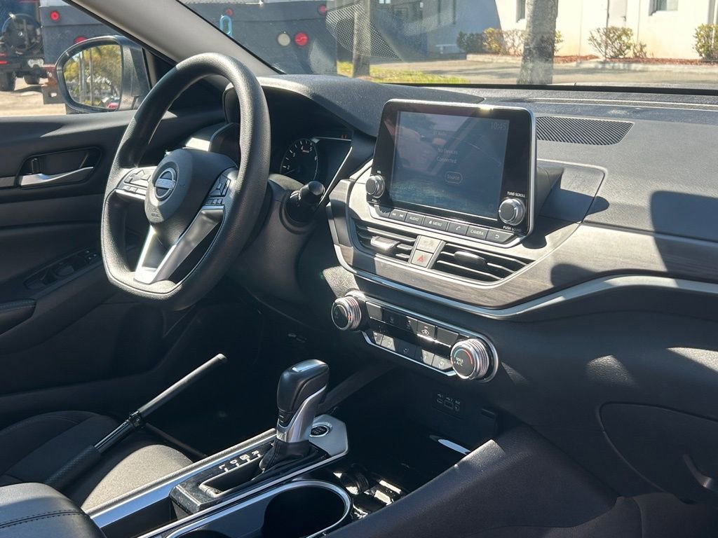 Used 2024 Nissan Altima 2.5 SV image 26