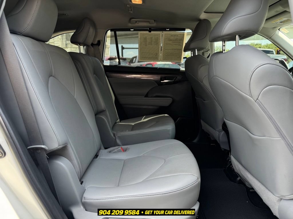 Used 2021 Toyota Highlander Limited FWD image 38
