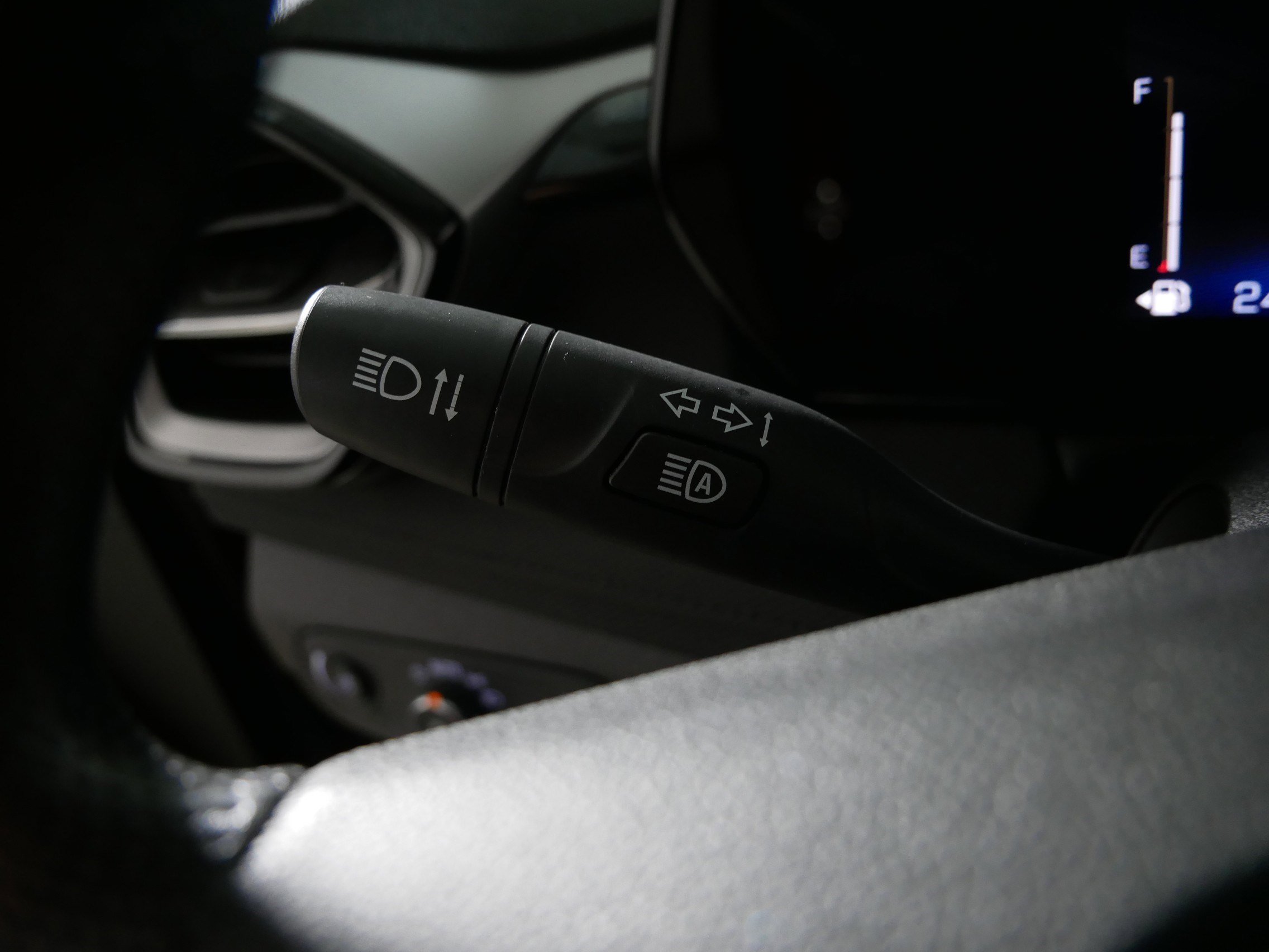 Used 2025 Chevrolet TrailBlazer LT image 32