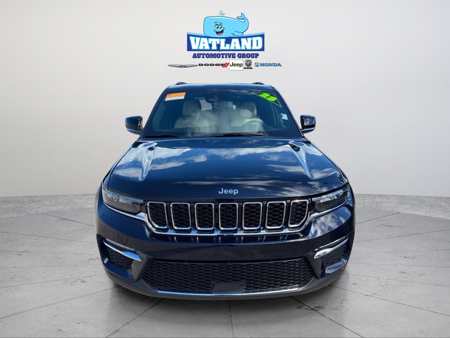 Certified 2023 Jeep Grand Cherokee Limited w/ Trailer Tow Prep Group (B) AWD/4WD image 34